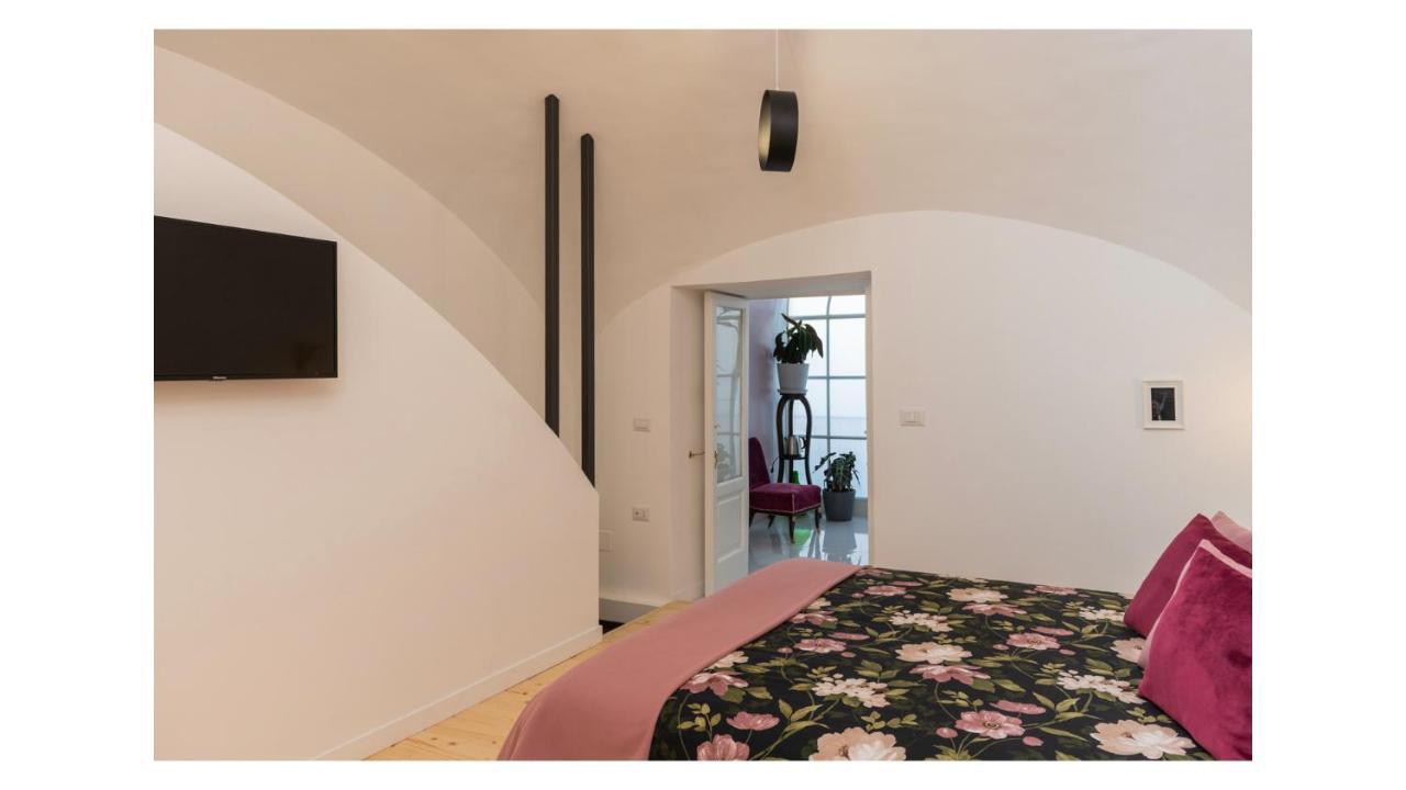 Light Pink - Suite In The Middle Of Everything Torre Annunziata Εξωτερικό φωτογραφία